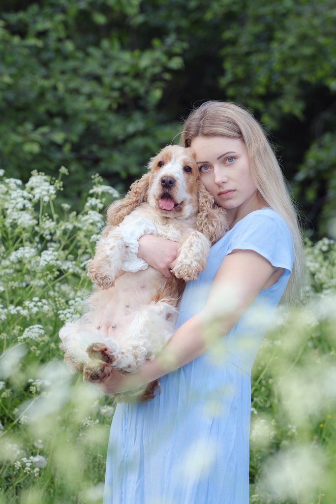 Henkilökuvaus luonnossa IG: @laura.molsa. Valokuva.