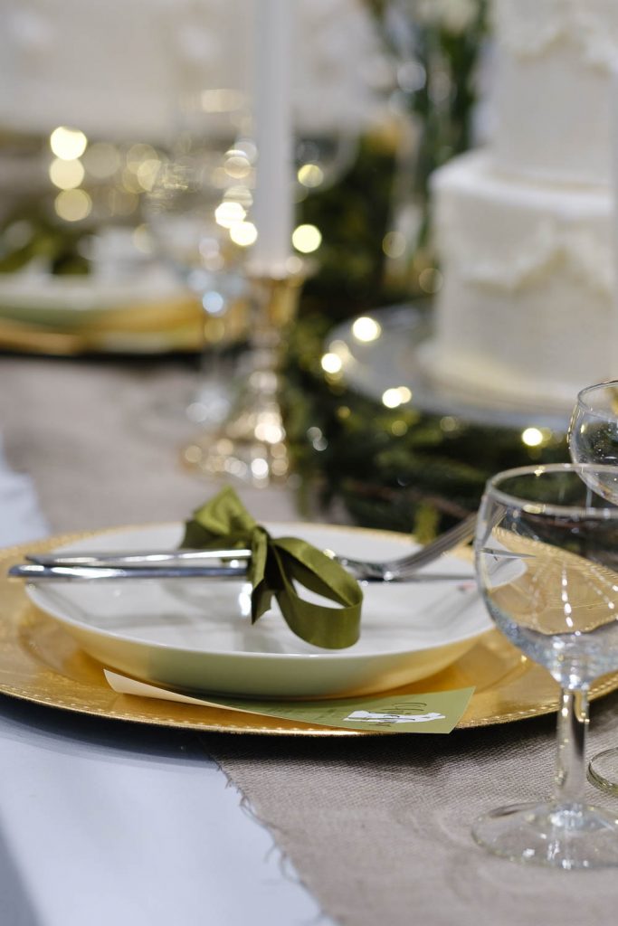 Häätrendit esittelyssä, kattauskilpailu häämessuilla. Valokuva.