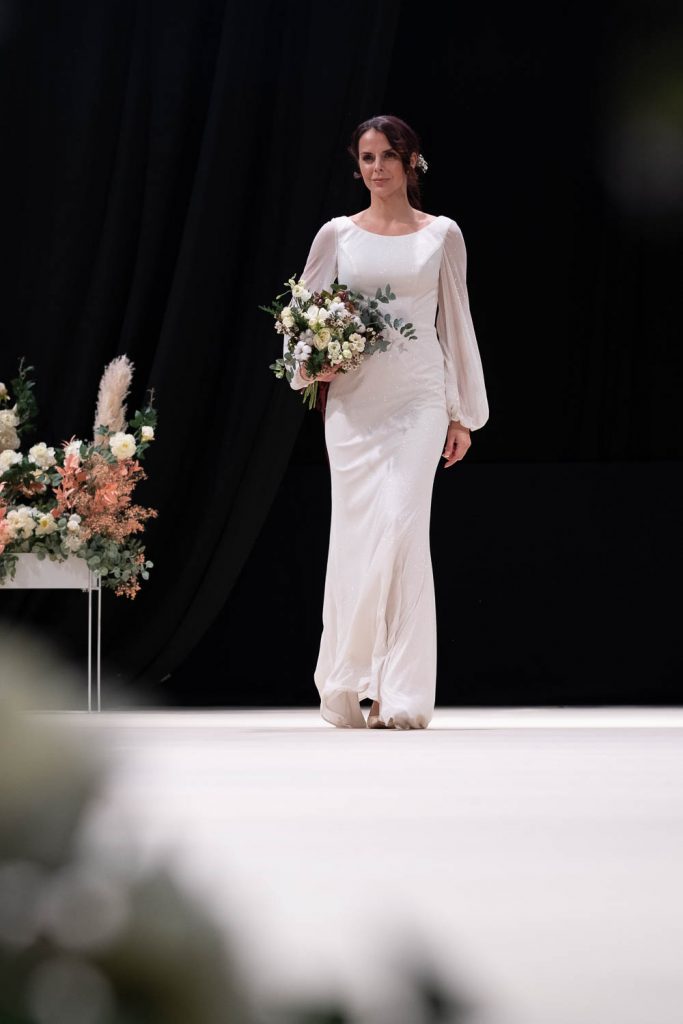 Häätrendit esittelyssä, hääpuku Zazabella. Valokuva.