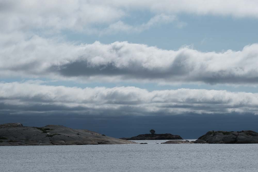 Hangon Tulliniemen ranta syyskuussa. Valokuva.