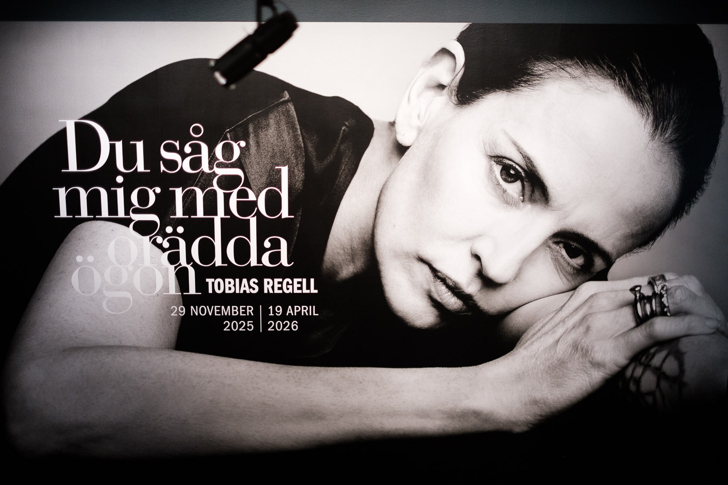 Tukholman Fotografiskan Tobias Regellin näyttely. Valokuva.