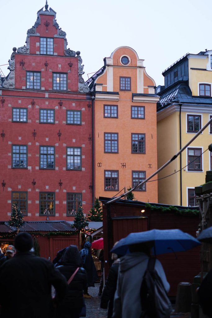 Joulutori Tukholman Gamla Stanissa. Valokuva.